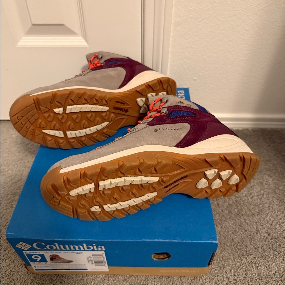 Columbia Women's Hiking Boots NWT - Picture 5 of 7